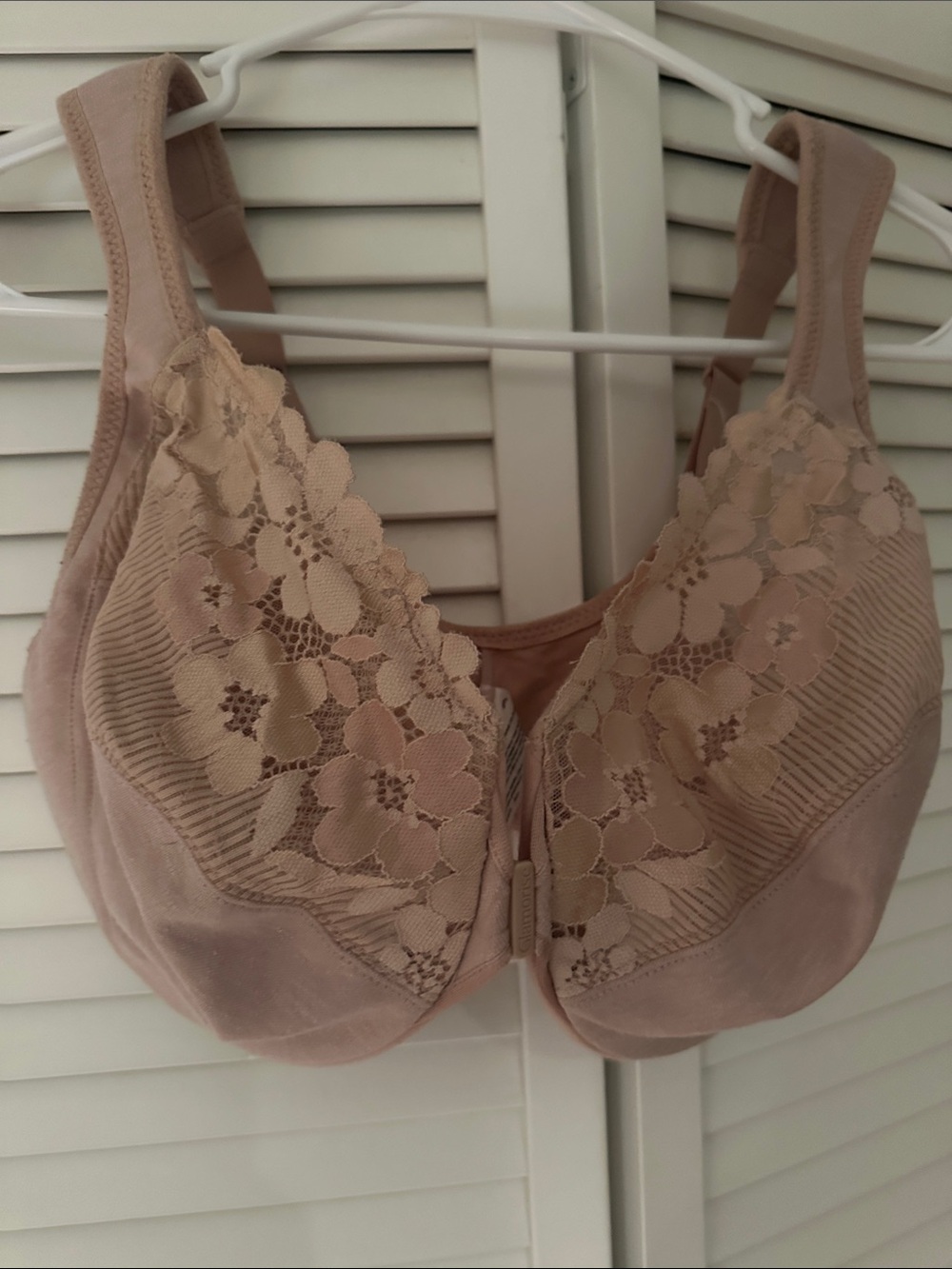 Glamorise Lace Front-Closure Bra in Blush
